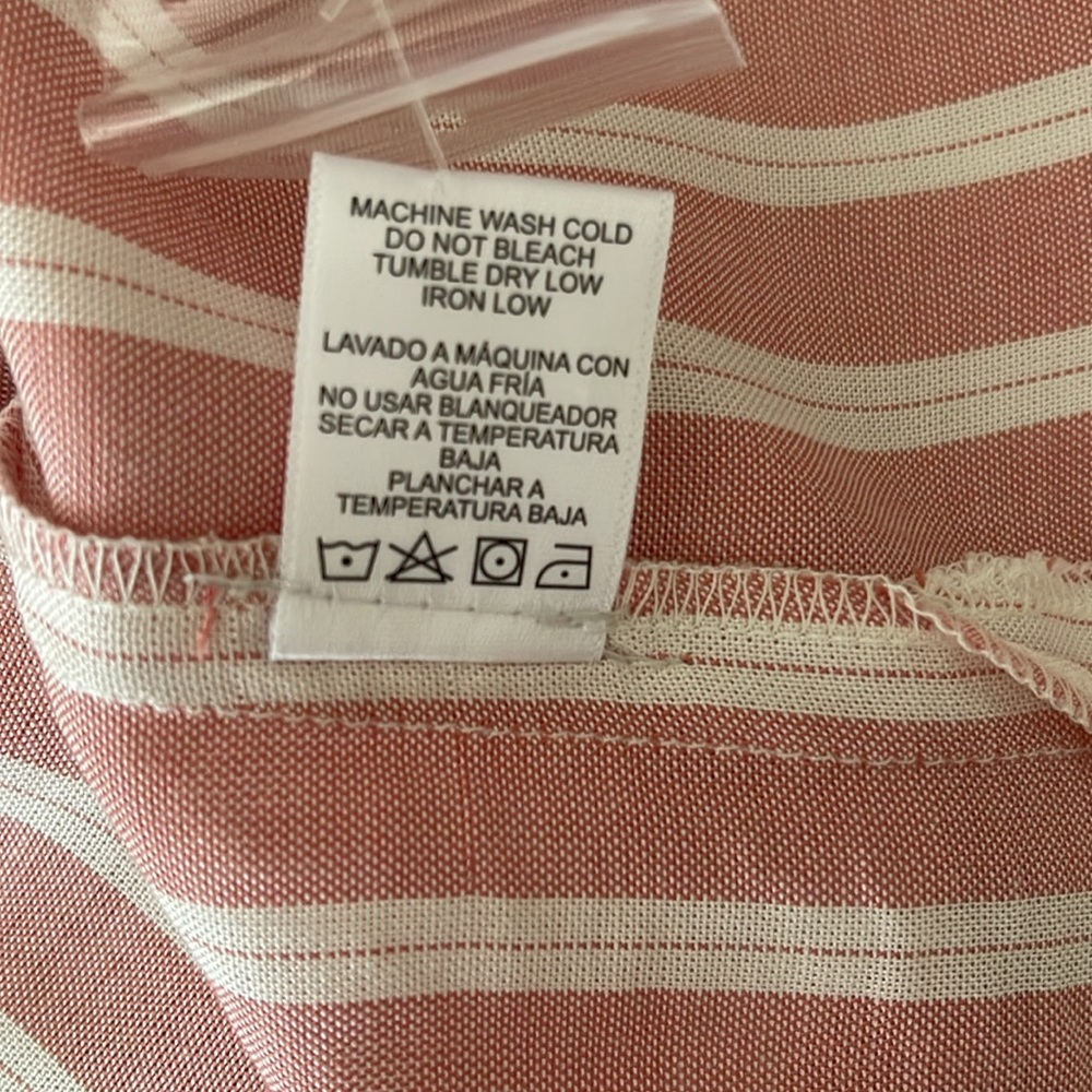Short blouse by Love Tree in size medium - Picture 5 of 5